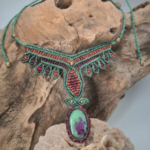 Collier "M2V8"