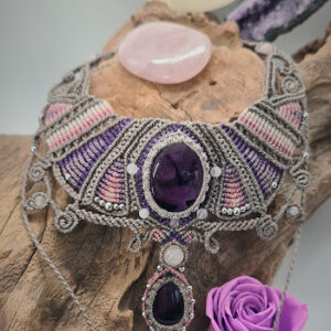 Collier plastron "M3V4"