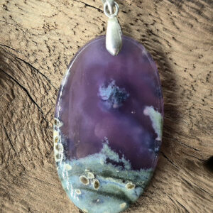 Calcédoine violette